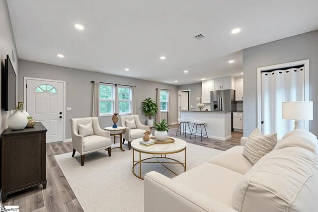 110 Lyons Court, Simpsonville, SC 29681