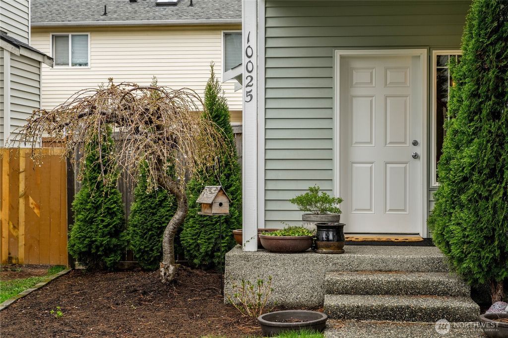 10025 2nd Place SE, Lake Stevens, WA 98258