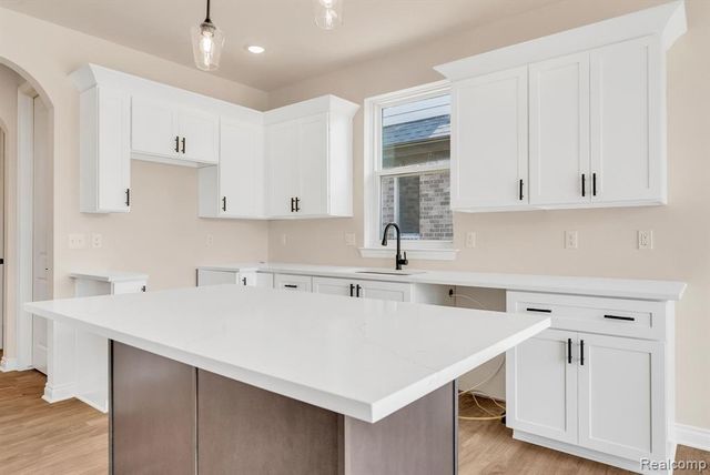 4118 Spring Meadows Drive, Sterling Heights, MI 48314