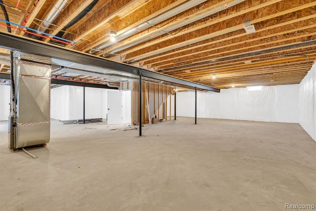 4118 Spring Meadows Drive, Sterling Heights, MI 48314