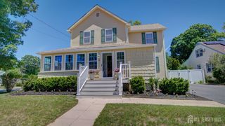 25 Lake Avenue, Helmetta, NJ 08828