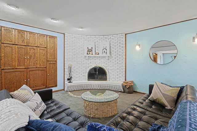 2047 N Westridge Dr, Wichita, KS 67203