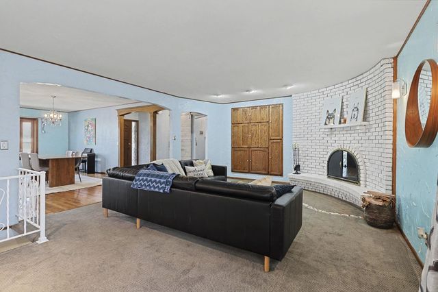 2047 N Westridge Dr, Wichita, KS 67203