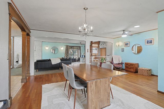 2047 N Westridge Dr, Wichita, KS 67203