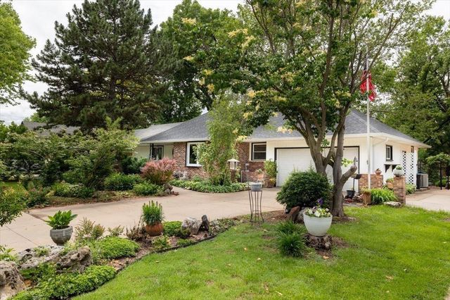 2047 N Westridge Dr, Wichita, KS 67203