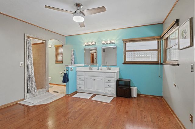 2047 N Westridge Dr, Wichita, KS 67203