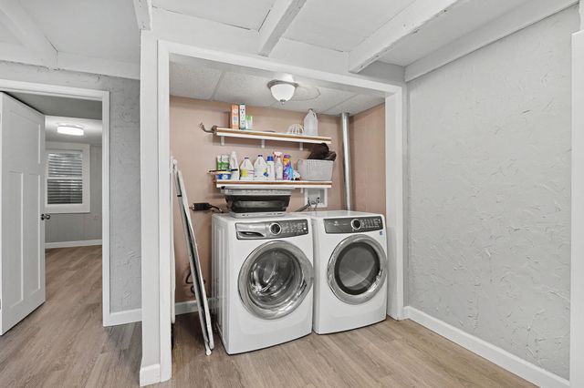 2047 N Westridge Dr, Wichita, KS 67203