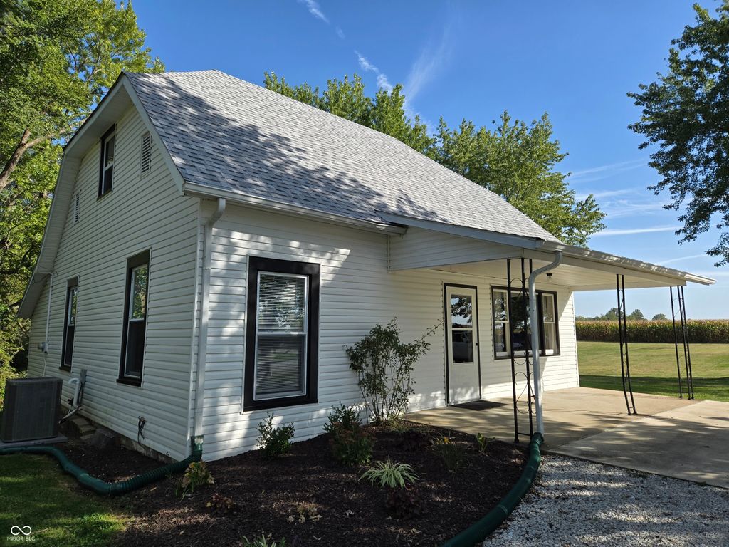 101 W Gosch Road, Shelbyville, IN 46176