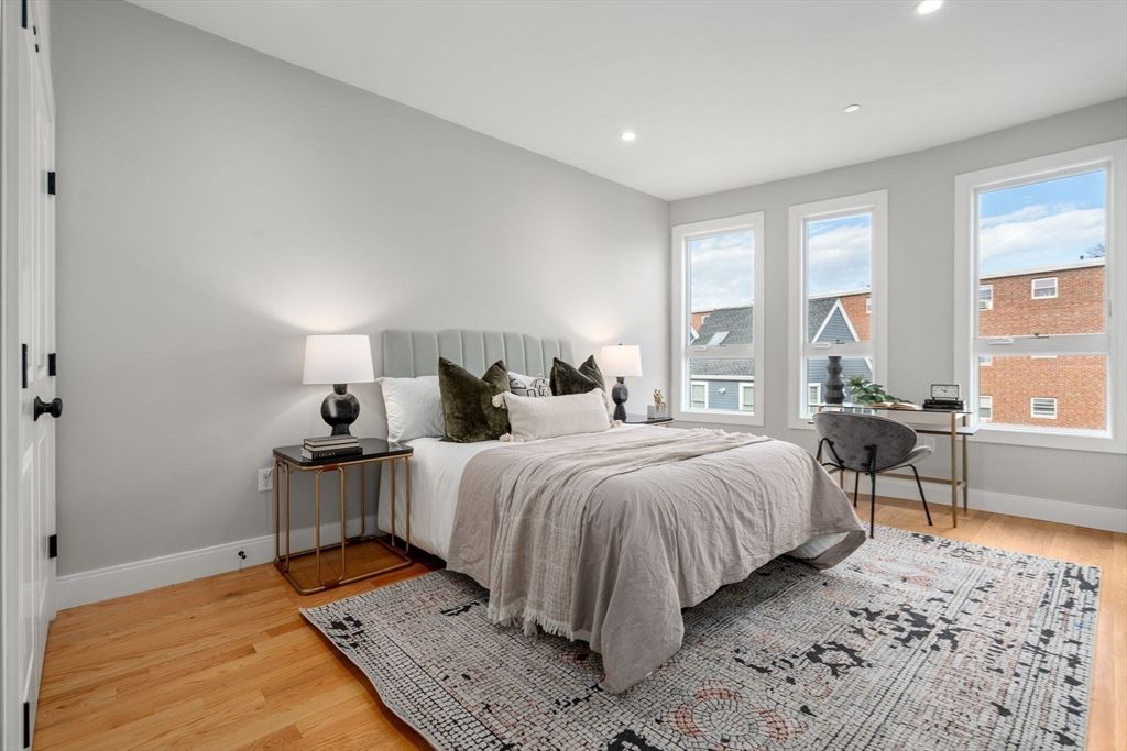 123-125 Centre St TH6, Boston, MA 02124