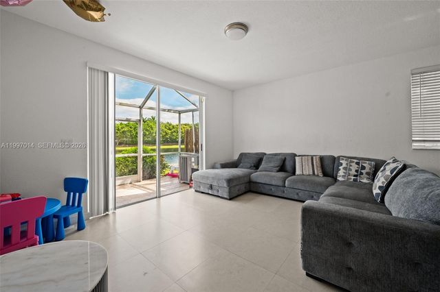 3676 San Simeon Cir, Weston, FL 33331