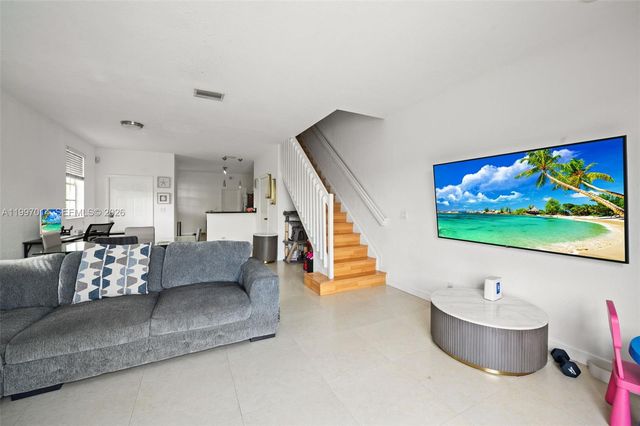 3676 San Simeon Cir, Weston, FL 33331