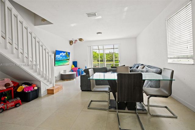 3676 San Simeon Cir, Weston, FL 33331