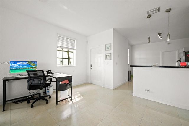 3676 San Simeon Cir, Weston, FL 33331