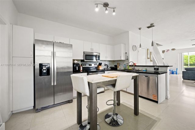 3676 San Simeon Cir, Weston, FL 33331