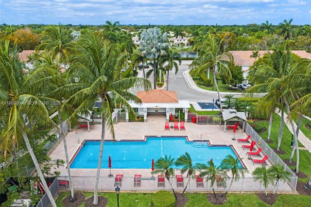 3676 San Simeon Cir, Weston, FL 33331