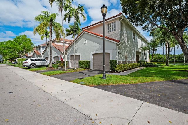 3676 San Simeon Cir, Weston, FL 33331