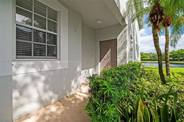 3676 San Simeon Cir, Weston, FL 33331
