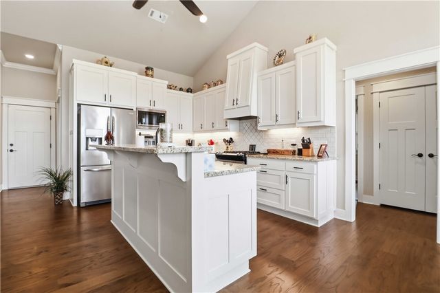 1213 Bradley Street, Centerton, AR 72719