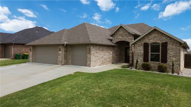 1213 Bradley Street, Centerton, AR 72719
