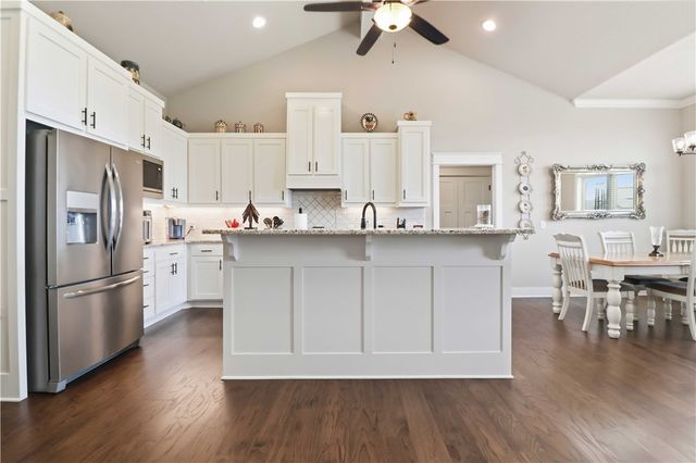 1213 Bradley Street, Centerton, AR 72719