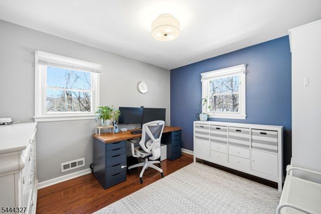 49 Pawnee Ave, Oakland Boro, NJ 07436