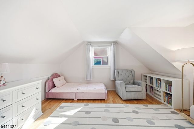 49 Pawnee Ave, Oakland Boro, NJ 07436