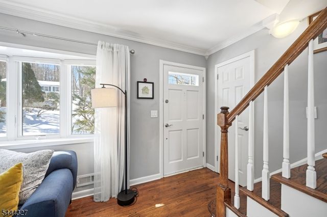 49 Pawnee Ave, Oakland Boro, NJ 07436