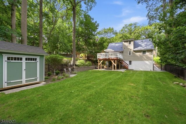 49 Pawnee Ave, Oakland Boro, NJ 07436