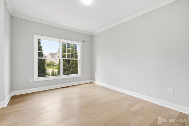 33 Melbloum Lane, Edison, NJ 08837
