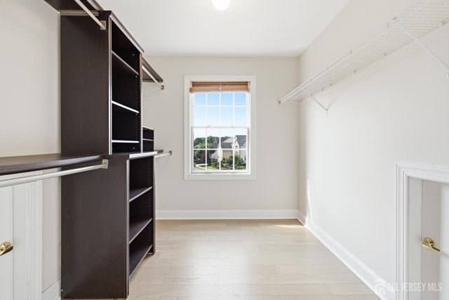 33 Melbloum Lane, Edison, NJ 08837