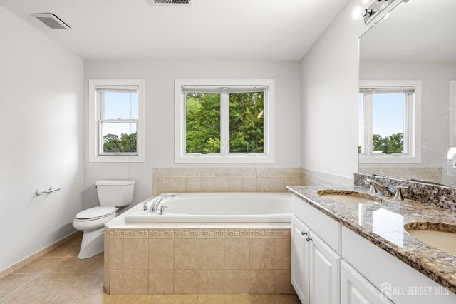 33 Melbloum Lane, Edison, NJ 08837