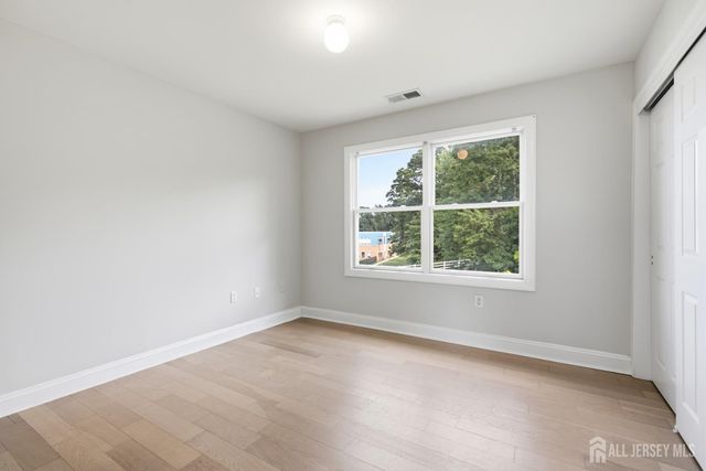 33 Melbloum Lane, Edison, NJ 08837
