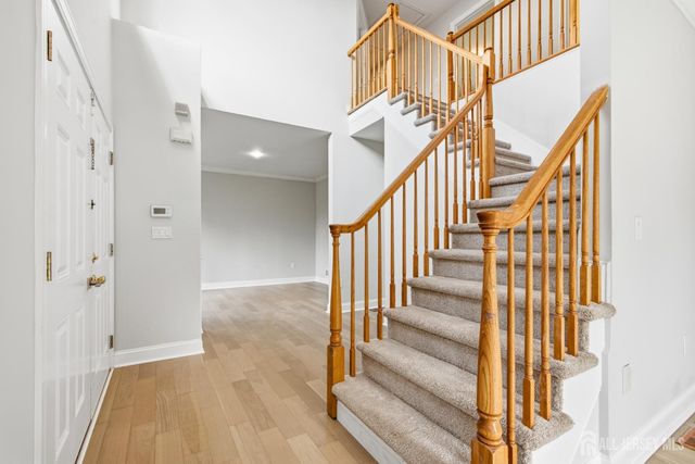 33 Melbloum Lane, Edison, NJ 08837