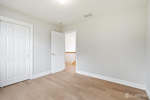 33 Melbloum Lane, Edison, NJ 08837
