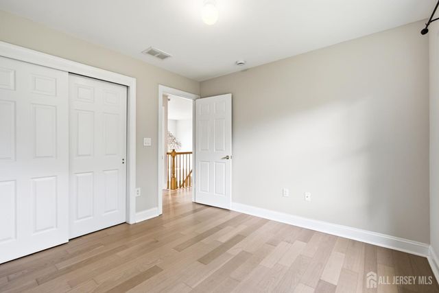 33 Melbloum Lane, Edison, NJ 08837