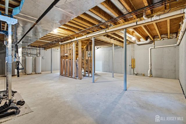 33 Melbloum Lane, Edison, NJ 08837
