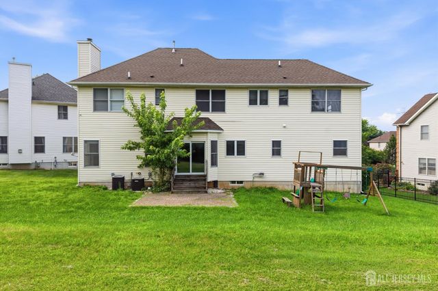 33 Melbloum Lane, Edison, NJ 08837