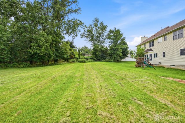 33 Melbloum Lane, Edison, NJ 08837