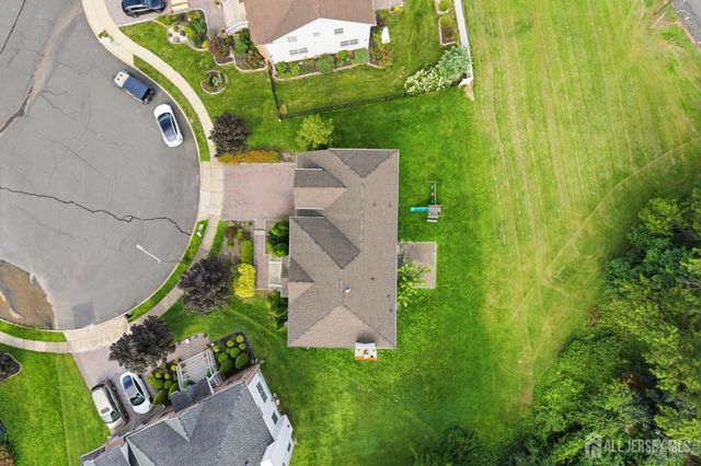 33 Melbloum Lane, Edison, NJ 08837