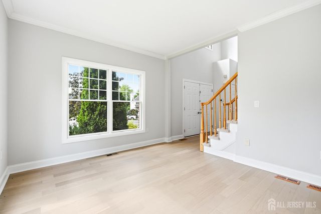 33 Melbloum Lane, Edison, NJ 08837