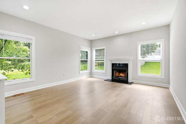 33 Melbloum Lane, Edison, NJ 08837
