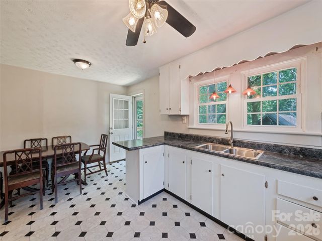206 Terrell Cove Road, Canton, NC 28716