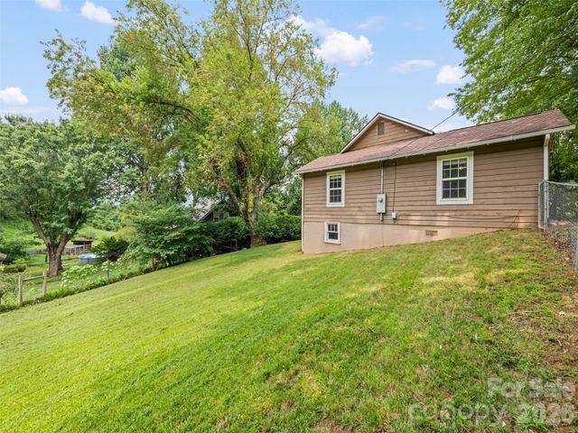 206 Terrell Cove Road, Canton, NC 28716
