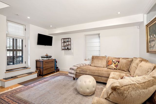 17A Albemarle St 1, Boston, MA 02115