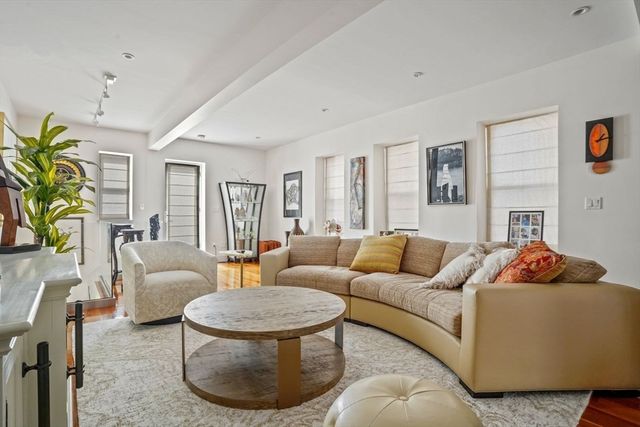 17A Albemarle St 1, Boston, MA 02115