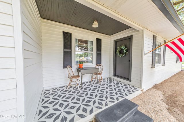 1078 Anse Broussard Highway, Breaux Bridge, LA 70517