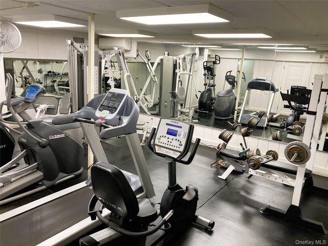 130 Colonial Parkway 1C, Yonkers, NY 10710