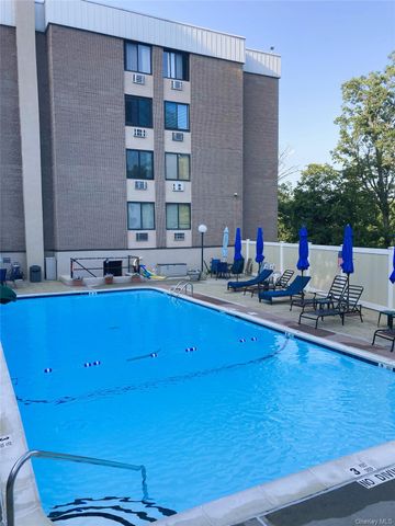 130 Colonial Parkway 1C, Yonkers, NY 10710