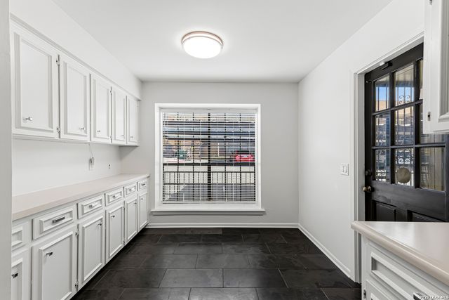 7926 Broadway Apt 301, San Antonio, TX 78209