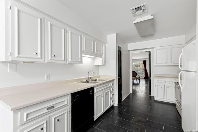 7926 Broadway Apt 301, San Antonio, TX 78209